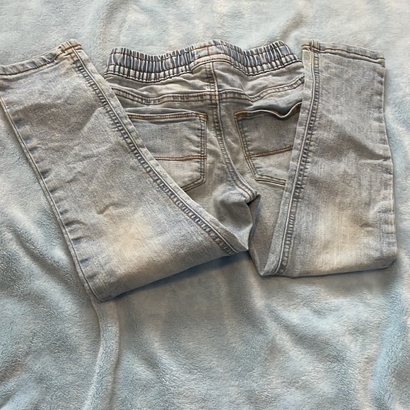 Boys size 6 Oshkosh jeans.  Good used condition - Picture 4 of 6